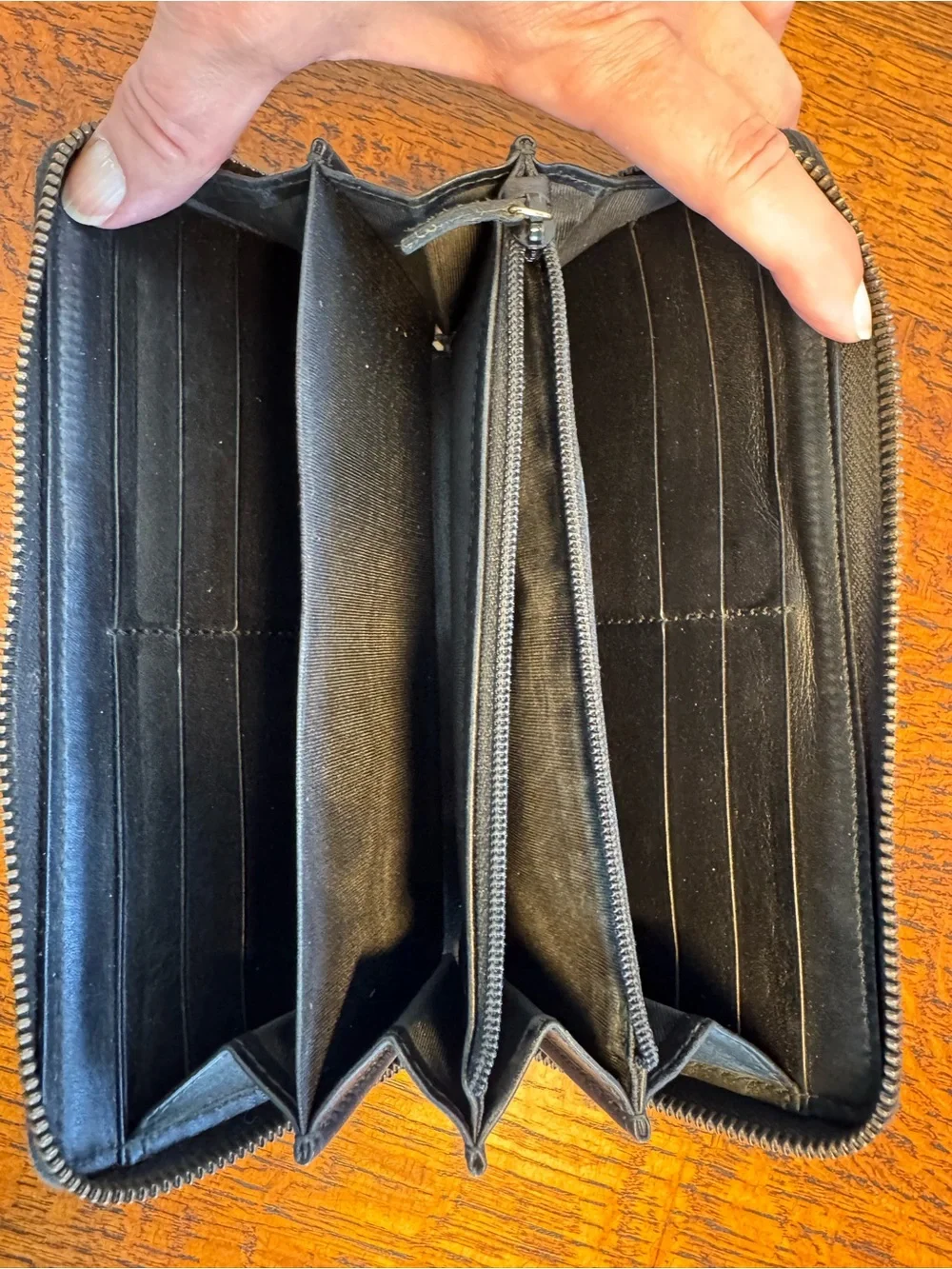 Gucci Black Quilted GG Marmont Zip Wallet with Dust Bag, Box and COA - Picture 8 of 11